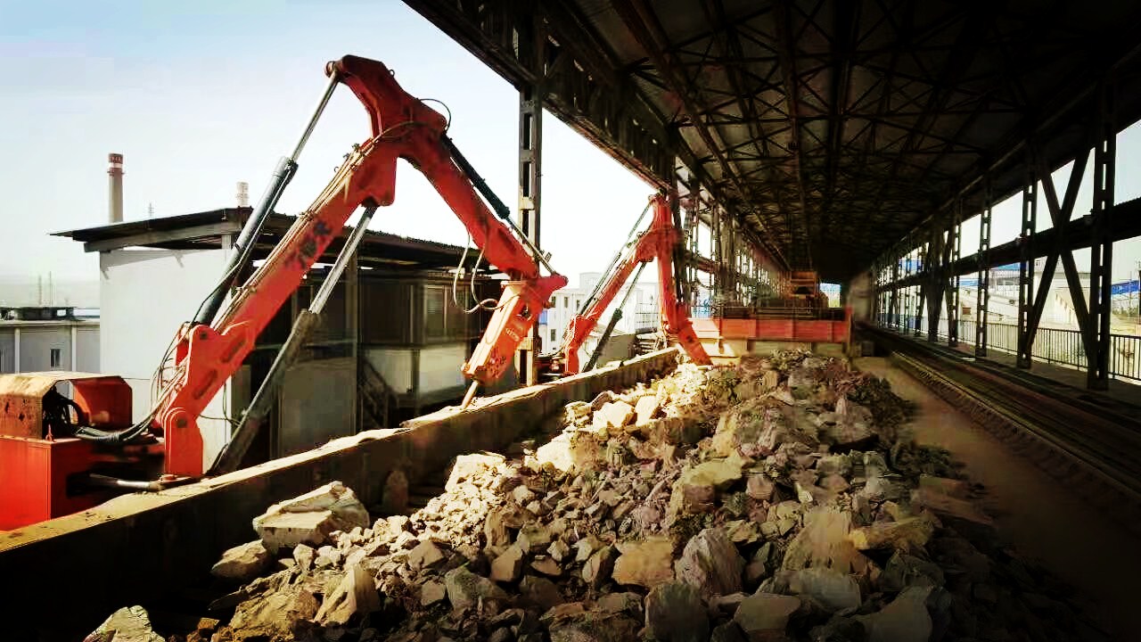 Sistema hidr&aacute;ulico de pluma rompe rocas