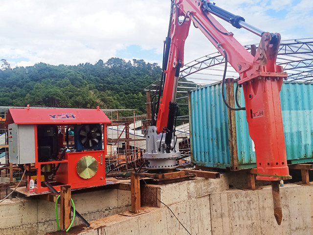 Sistema de Boom Rockbreaker estacionario