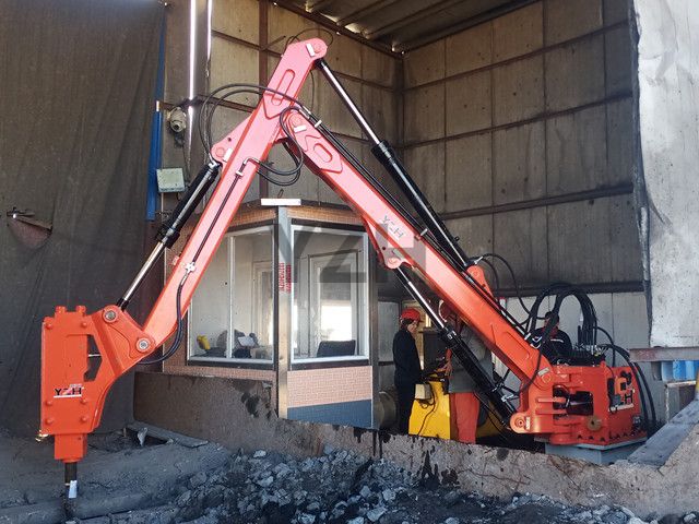 Boom de pedestal fijo