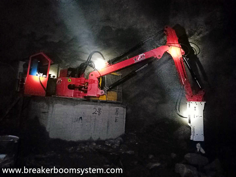 Pedestal Breaker Boom System trabajando en minas subterráneas