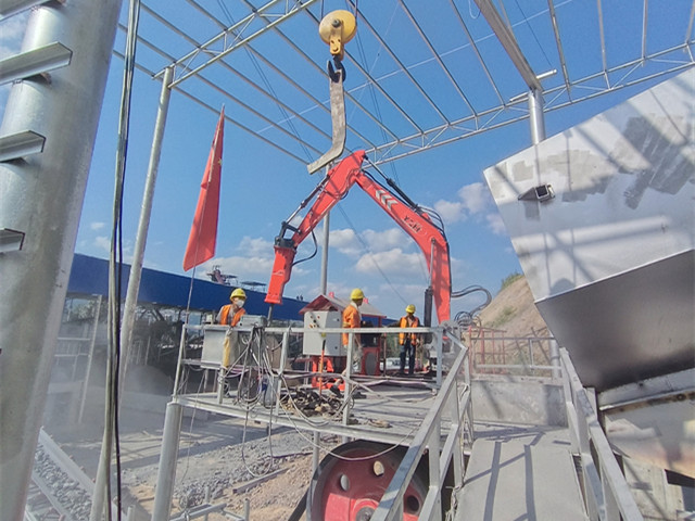 Sistema de boom rockbreaker