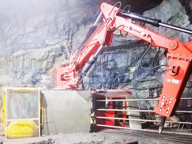 Sistema de boom de pedestal Rockbreaker