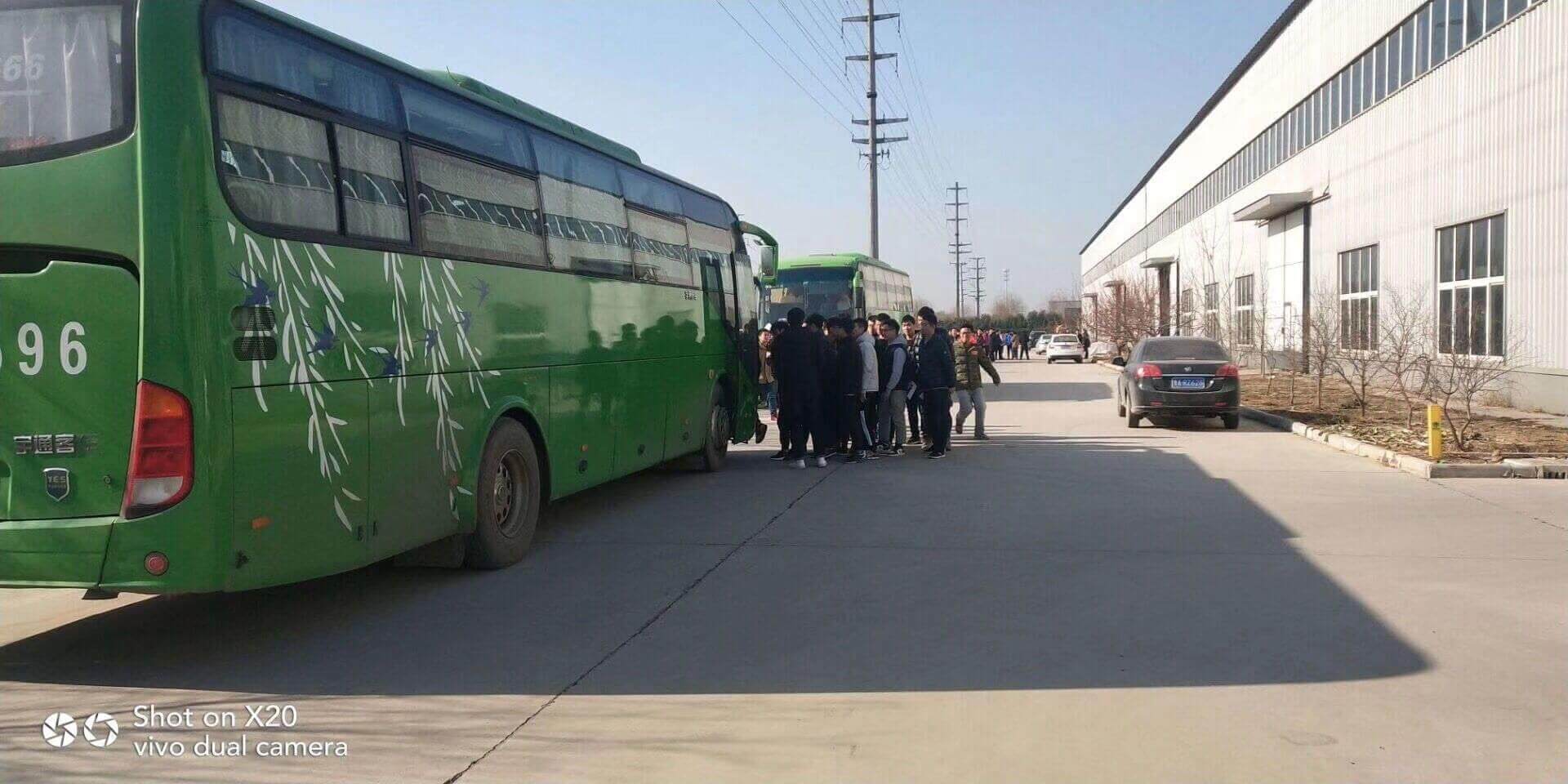 Estudiantes universitarios visitan nuestra f&aacute;brica