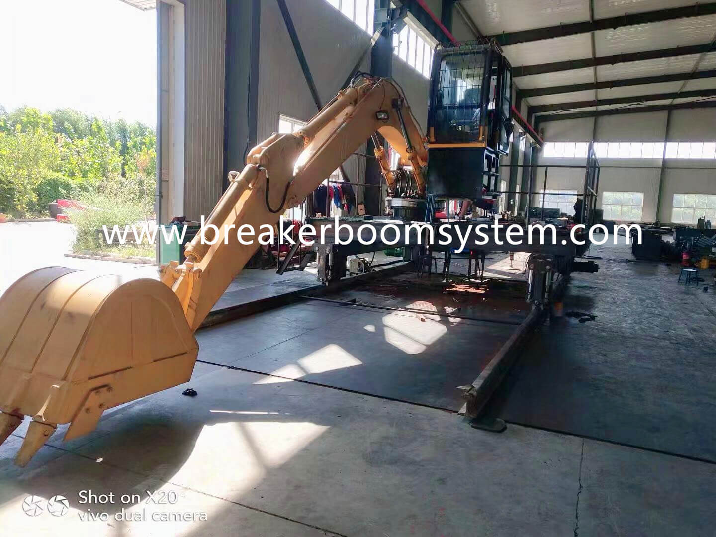 plumas hidr&aacute;ulicas para romper rocas